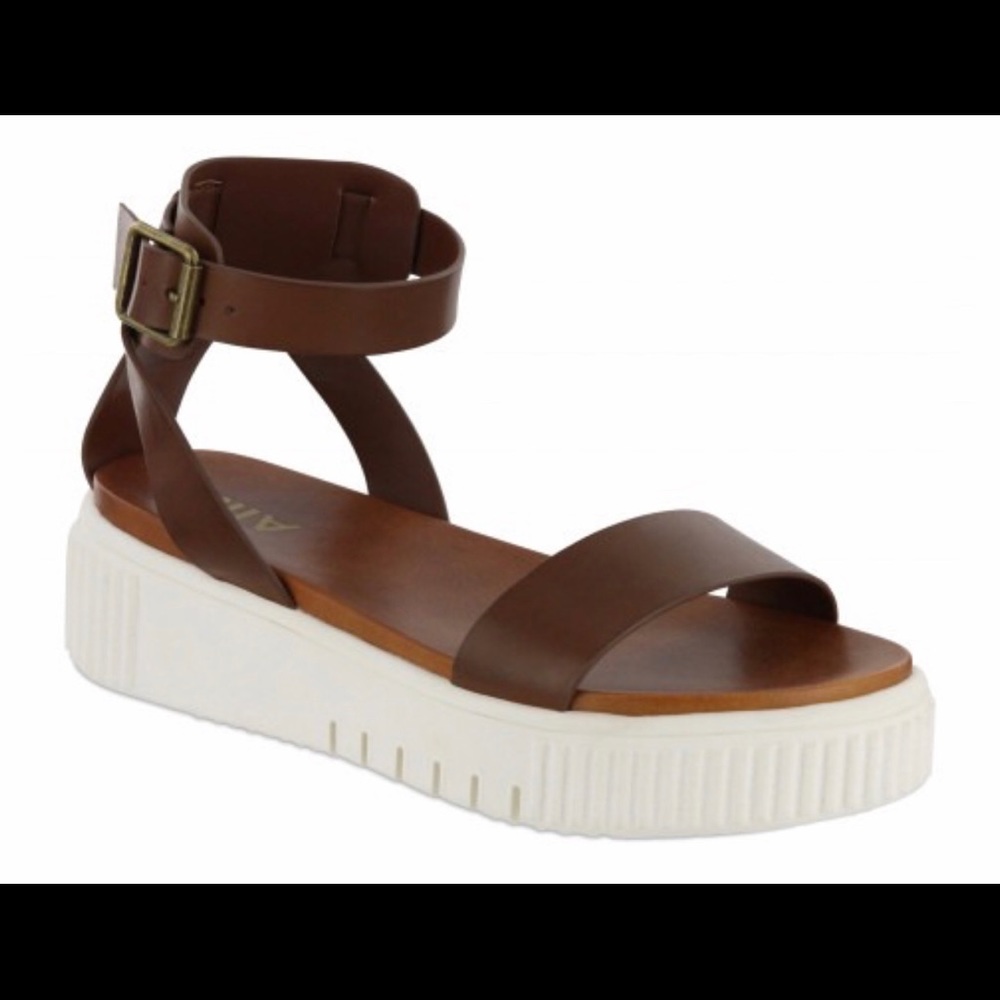 Bamboo sandals
